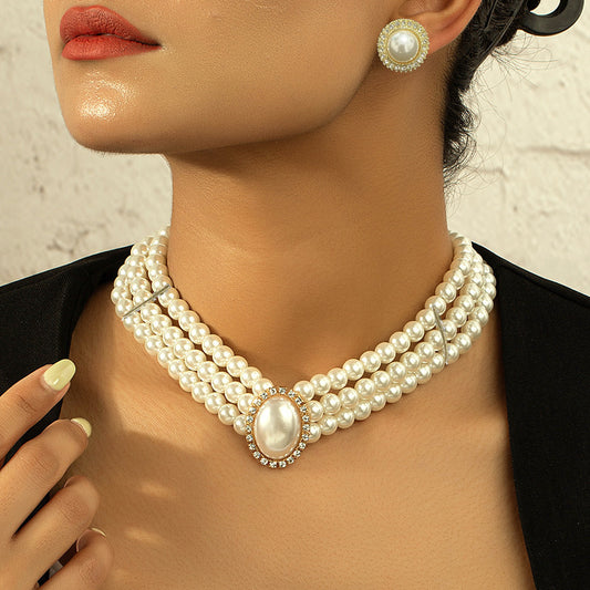 Collier élégant à trois perles